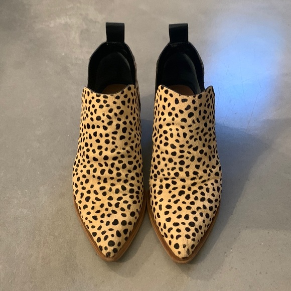 Dolce Vita Booties - Picture 1 of 4